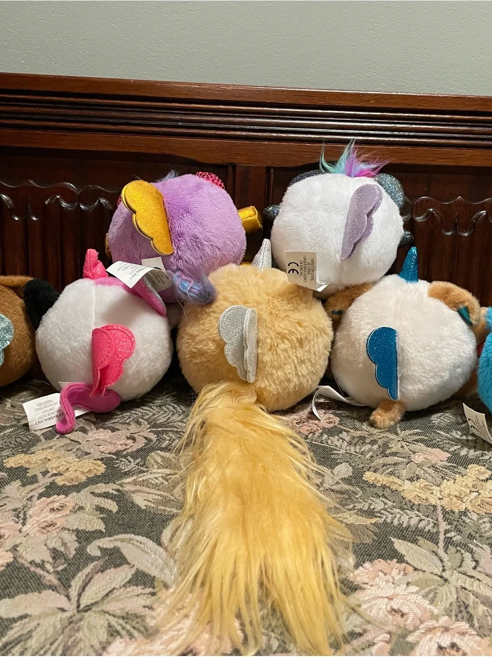 7 Zuru Rainbocorns small plush